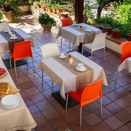 Acasamia Bed & Breakfast 4*
