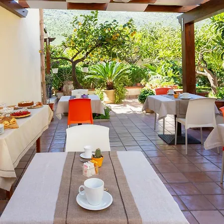 Acasamia ベッド・アンド・ブレックファスト カステッルッツォ