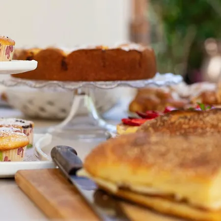 ベッド・アンド・ブレックファスト Acasamia