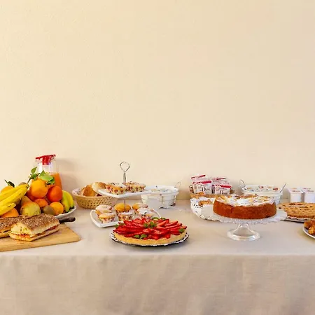 ベッド・アンド・ブレックファスト Acasamia