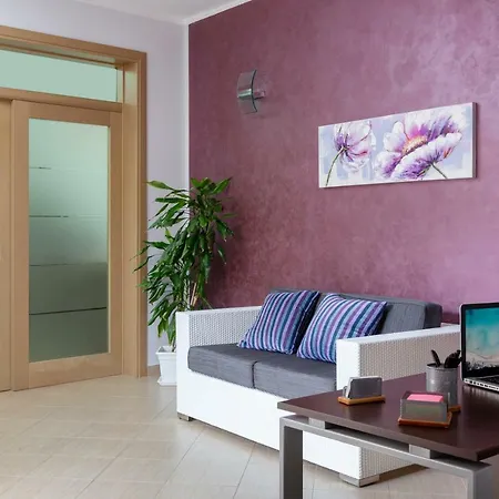 ベッド・アンド・ブレックファスト Acasamia