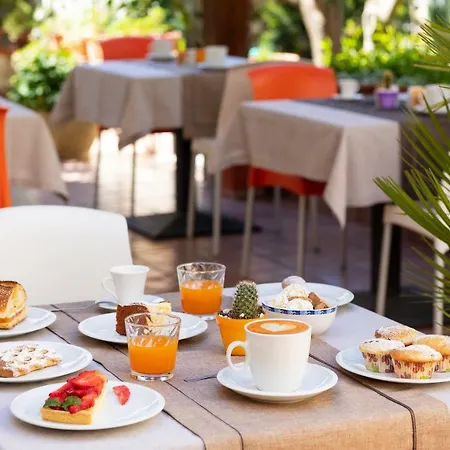 ベッド・アンド・ブレックファスト Acasamia